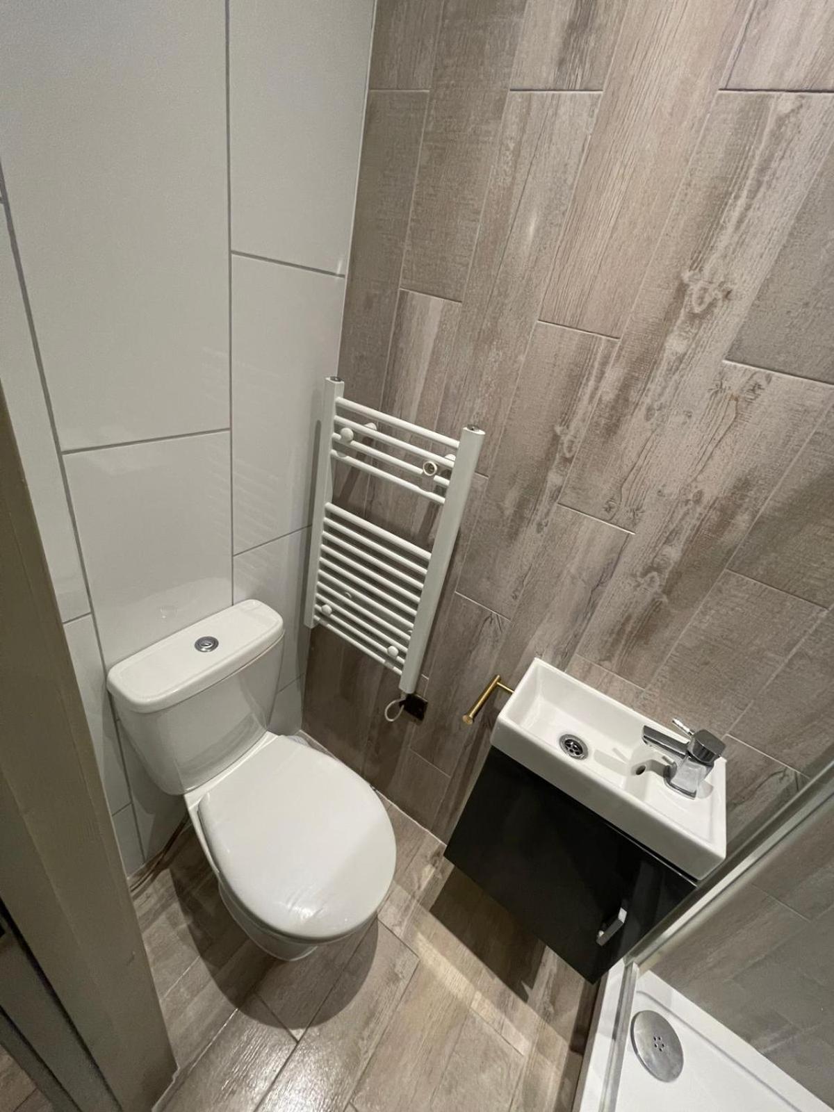 Letzi Premium Cozy Retreat Private En-Suite Rooms, Wembley Лондон Экстерьер фото