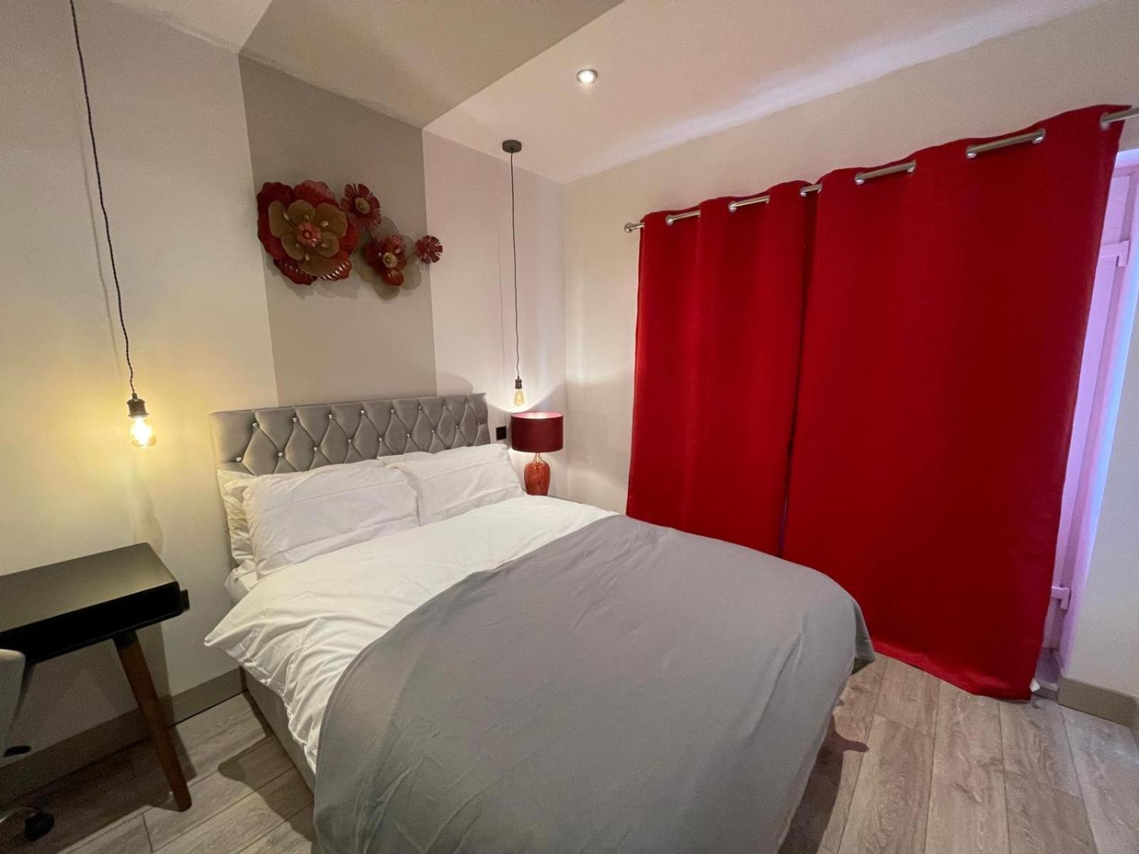 Letzi Premium Cozy Retreat Private En-Suite Rooms, Wembley Лондон Экстерьер фото